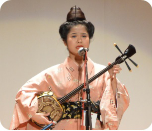 久米島の古典民謡を、海風の中聴いてみませんか？